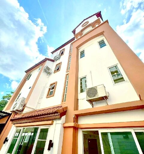 รร.สวนกุหลาบวิทยาลัย 700 MRT ปากเกร็ด 3.5ชั้น 282ตร.ม. 7แอร์ 7นอน
