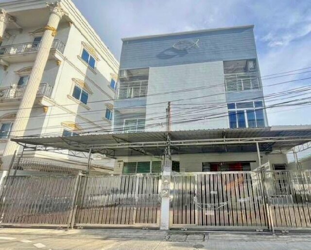 ย่านห้วยขวาง MRT ห้วยขวาง 1 กม.ให้เช่าทาวน์เฮ้าส์ 3 ชั้น 3 นอน 3