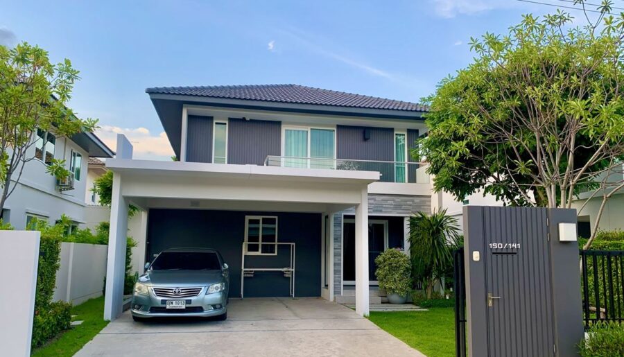 ขายบ้านเดี่ยว 2 ชั้น มัณฑนา มอเตอร์เวย์-กรุงเทพกรีฑาตัดใหม่ ราคาพิเศษ ใกล้ Airport Rail Link โทร 0636289464