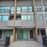 ให้เช่าทาวน์โฮม 3 ชั้น 19ตรว. อยู่ถนนกรุงเทพกรีฑา ใกล้ห้างเดอะไนน