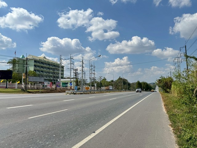 ขายที่เปล่าติดถนนจันทบุรีหน้ามหาวิทยาลัยราชภัฏรําไพพรรณีมีถนนรอบด