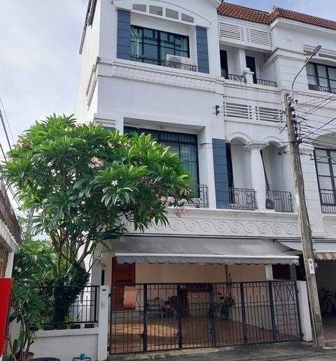 ให้เช่าทาวน์โฮม3ชั้น บ้านกลางเมือง ลาดพร้าว-โยธินพัฒนา เลียบด่วน