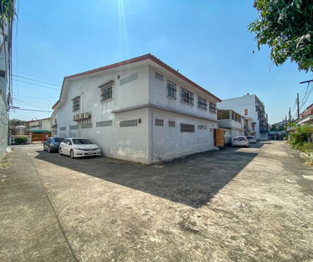 ขายทาวน์เฮาส์2ชั้น ทำเลทอง สุขุมวิท56 คุ้มค่าที่สุด 💰 โอกาสทองของนักลงทุน