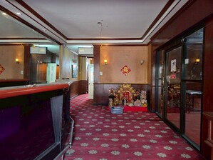 อาคารพาณิชย์ใกล้ฐานทัพอากาศและเซียร์รังสิต,