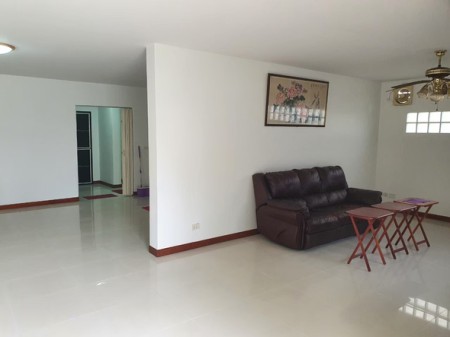 ขายบ้านเดี่ยวศรีราชา ราคาพิเศษ เจ้าของขายเอง รีบซื้อก่อนปรับราคา!