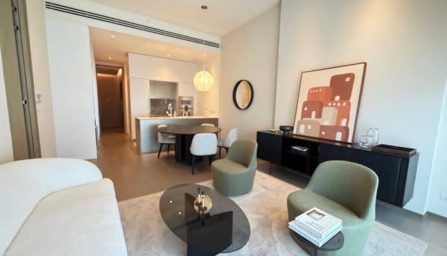 Urgent! Luxury Residence for Rent – Scope Langsuan Experience refined living in one of Bangkok’s most prestigious ultra-luxury residences, located in the heart of Langsuan, one of the city’s most exclusive residential addresses.