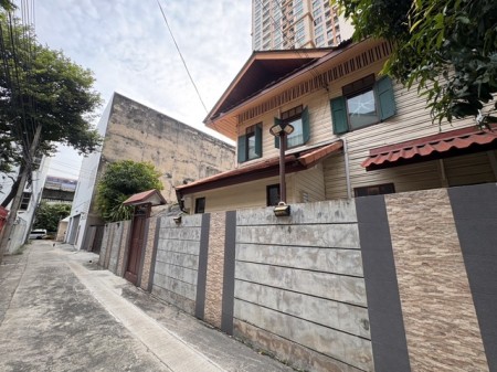 ที่ดินติดถนนสุขุมวิท ปากซอยสุขุมวิท 65/1  Sukhumvit 65/1 Prime Land Investment ที่ดินใกล้ BTS พระโขนง ที่ดินสร้างคอนโด