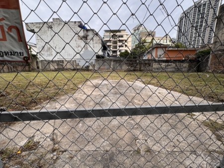 ที่ดินติดถนนสุขุมวิท ปากซอยสุขุมวิท 65/1  Sukhumvit 65/1 Prime Land Investment ที่ดินใกล้ BTS พระโขนง ที่ดินสร้างคอนโด