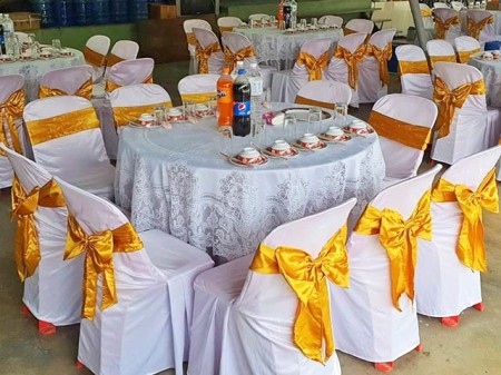 สินค้า ขาย ผ้าคลุมโต๊ะจีน-โต๊ะกลมราคาโรงงาน รับผลิตผ้าคลุมเก้าอี้สกรีนชื่อ-ราคาส่ง สำหรับโรงแรมและอีเวนต์ทุกประเภท ถูกงานวัดงานบุญงานเลี้ยง ขายผ้าคลุมเก้าอี้ราคาถูก